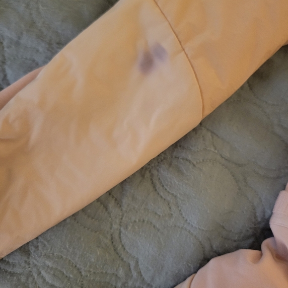 A baby pink Lululemon spring jacket - Picture 5 of 6